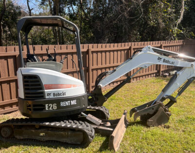 Mini Excavator with thumb